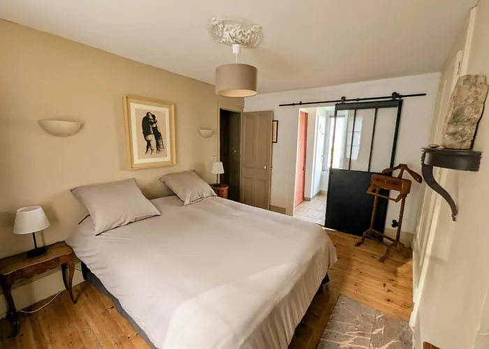 Night & Day Honfleur