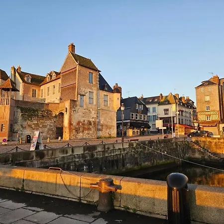 Apartment Night & Day *